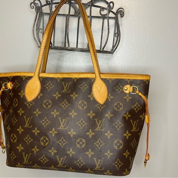 Louis Vuitton Monogram Neverfull PM and Dust Bag - Picture 3 of 16